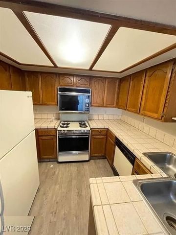 5709 Goldmount Avenue, Las Vegas, NV 89107