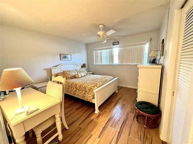 2202 NE 36th Street 15, Lighthouse Point, FL 33064
