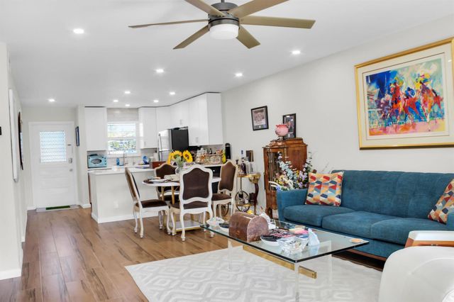 2202 NE 36th Street 15, Lighthouse Point, FL 33064