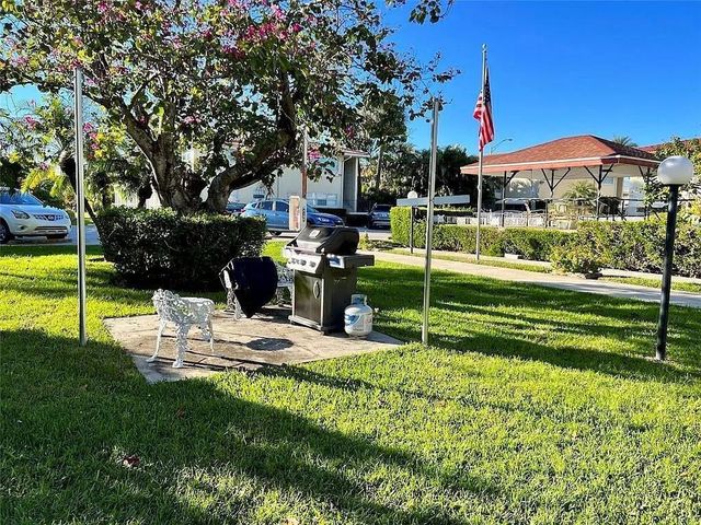 2202 NE 36th Street 15, Lighthouse Point, FL 33064