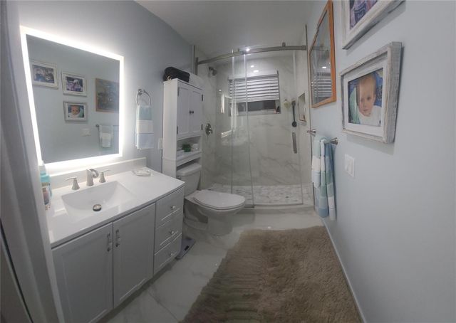 2202 NE 36th Street 15, Lighthouse Point, FL 33064