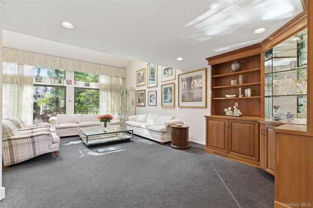 30 Yale Drive, Manhasset, NY 11030