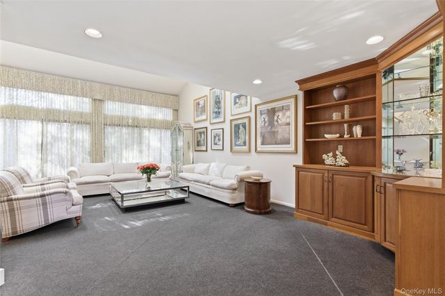 30 Yale Drive, Manhasset, NY 11030