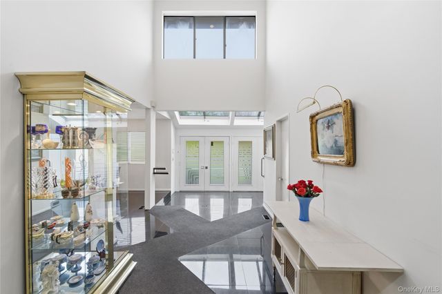 30 Yale Drive, Manhasset, NY 11030