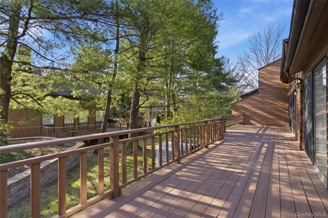 30 Yale Drive, Manhasset, NY 11030