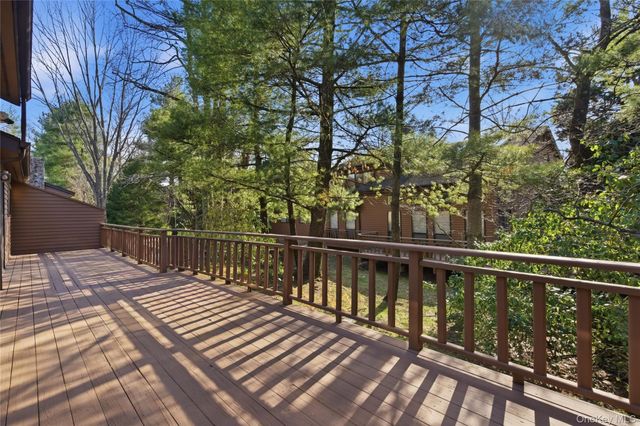 30 Yale Drive, Manhasset, NY 11030
