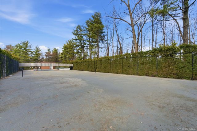 30 Yale Drive, Manhasset, NY 11030