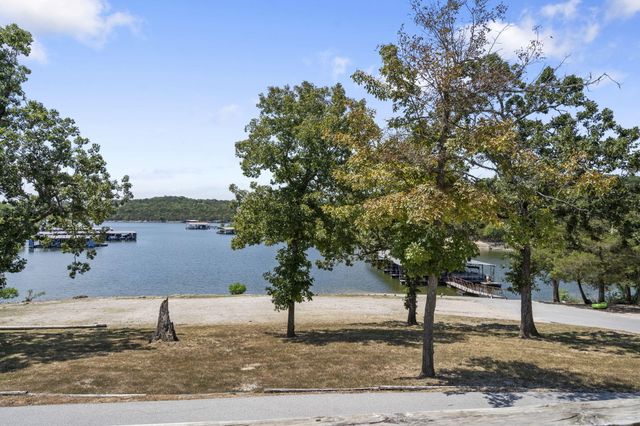 303 Deep Water Circle, Reeds Spring, MO 65737