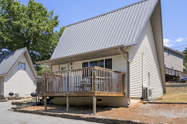 303 Deep Water Circle, Reeds Spring, MO 65737