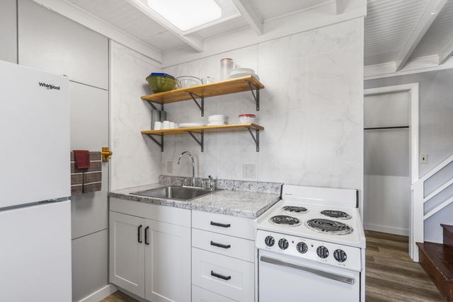 303 Deep Water Circle, Reeds Spring, MO 65737