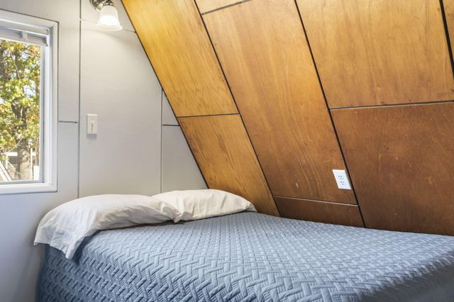 303 Deep Water Circle, Reeds Spring, MO 65737