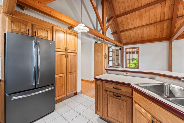 107 N Elmhurst Avenue, Mount Prospect, IL 60056