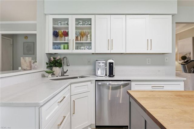 2076 Mason Neck LN, Virginia Beach, VA 23464