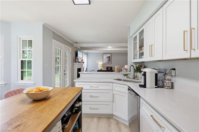 2076 Mason Neck LN, Virginia Beach, VA 23464