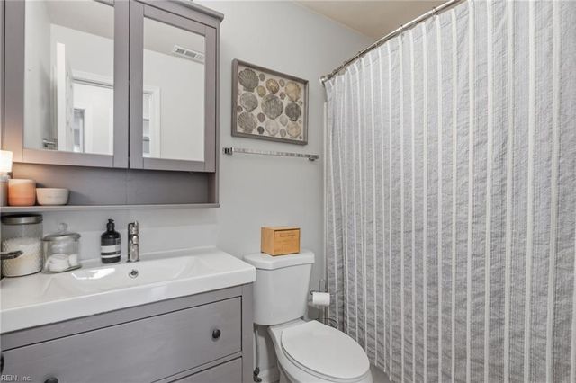 2076 Mason Neck LN, Virginia Beach, VA 23464