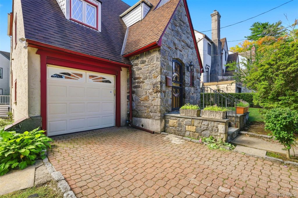 187 Neuton Avenue, Port Chester, NY 10573 — photo 2