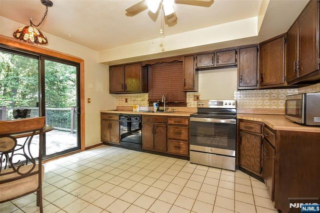 270 E Crescent Avenue, Ramsey, NJ 07446