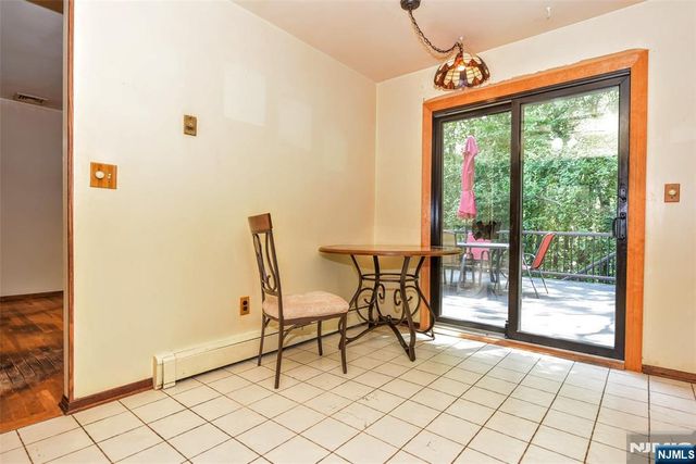 270 E Crescent Avenue, Ramsey, NJ 07446