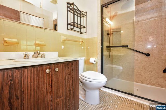 270 E Crescent Avenue, Ramsey, NJ 07446