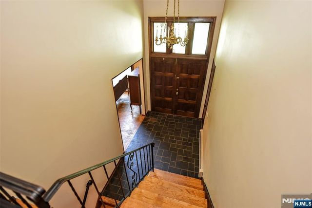 270 E Crescent Avenue, Ramsey, NJ 07446
