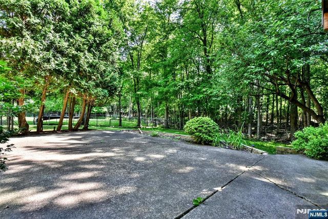 270 E Crescent Avenue, Ramsey, NJ 07446