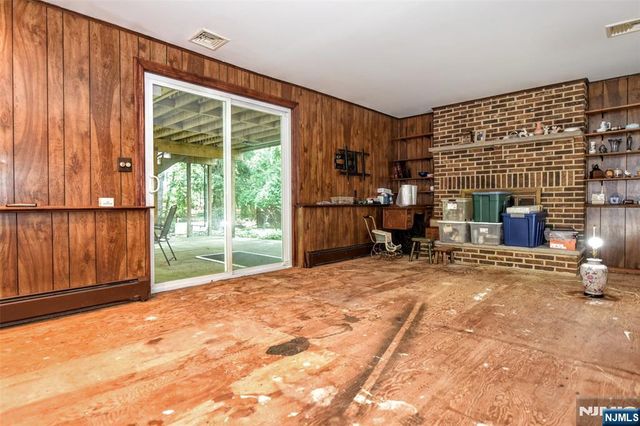 270 E Crescent Avenue, Ramsey, NJ 07446