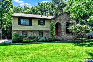 270 E Crescent Avenue, Ramsey, NJ 07446