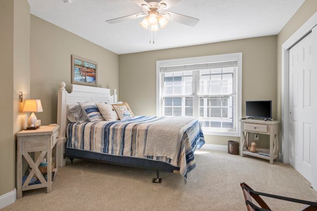 100 Hope Street 14, Traverse City, MI 49686