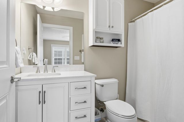 100 Hope Street 14, Traverse City, MI 49686