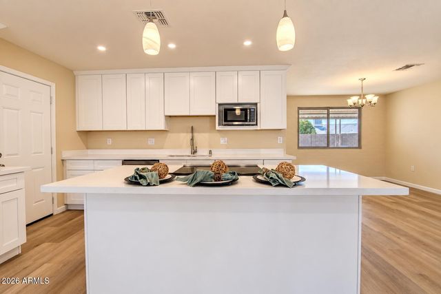 10509 W SNEAD Drive, Sun City, AZ 85351