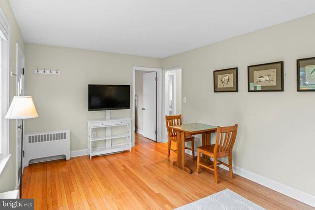 12131 WAPLES MILL RD, Oakton, VA 22124