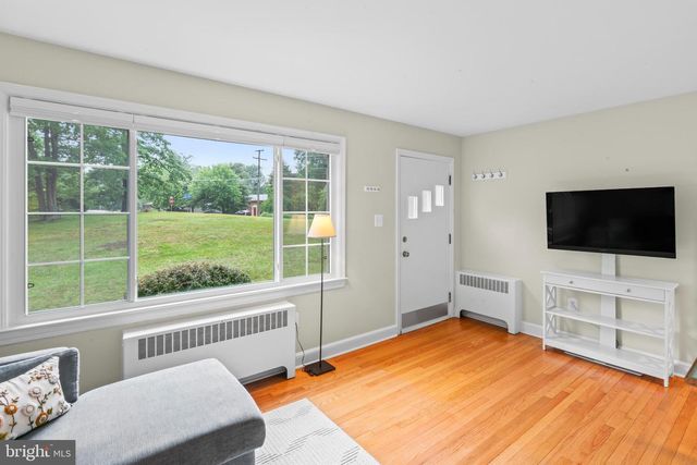12131 WAPLES MILL RD, Oakton, VA 22124