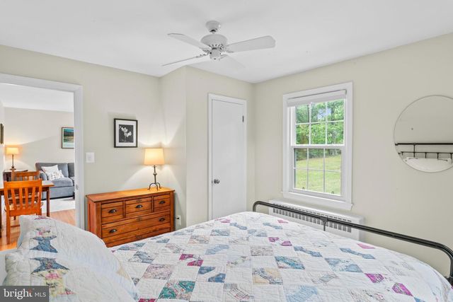 12131 WAPLES MILL RD, Oakton, VA 22124