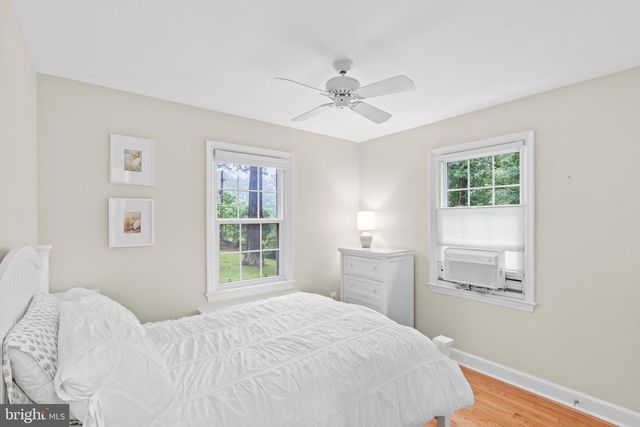 12131 WAPLES MILL RD, Oakton, VA 22124