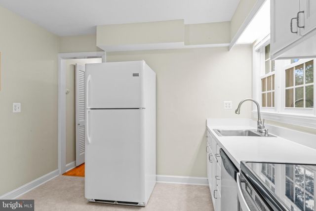 12131 WAPLES MILL RD, Oakton, VA 22124