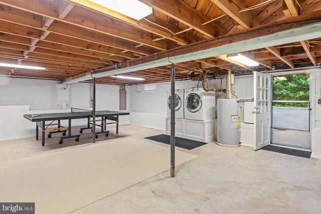 12131 WAPLES MILL RD, Oakton, VA 22124