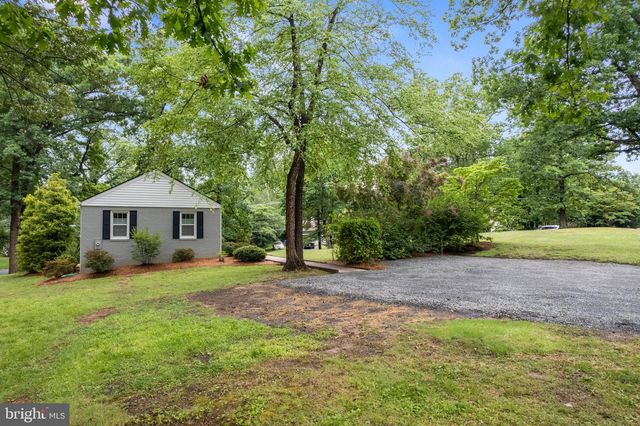 12131 WAPLES MILL RD, Oakton, VA 22124