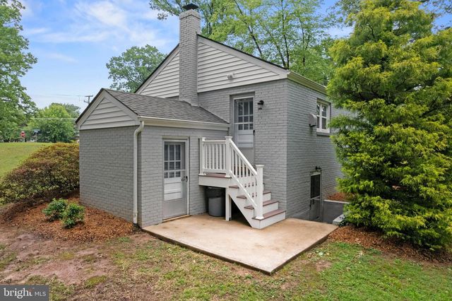 12131 WAPLES MILL RD, Oakton, VA 22124