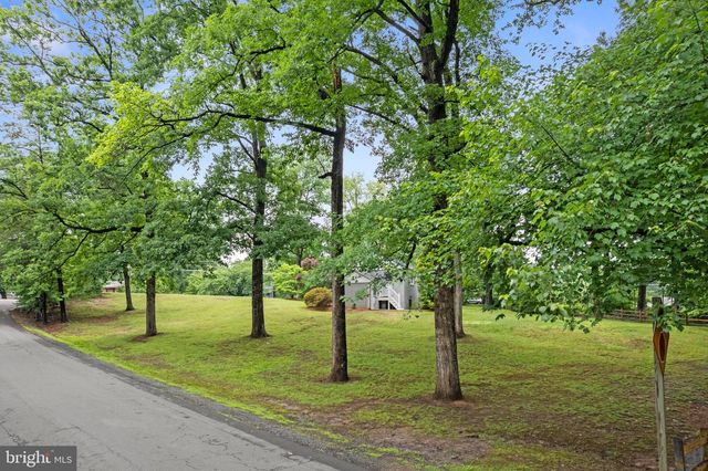 12131 WAPLES MILL RD, Oakton, VA 22124