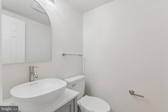 8928 ROLLING RD, Manassas, VA 20110