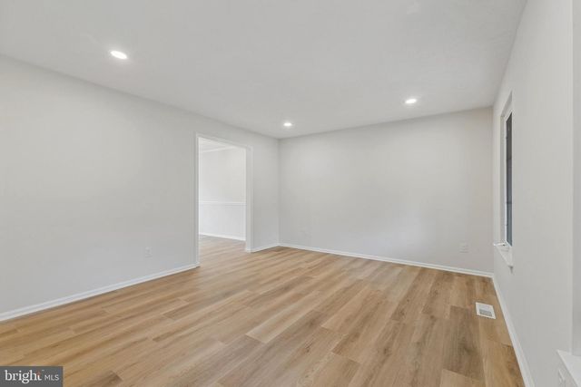 8928 ROLLING RD, Manassas, VA 20110