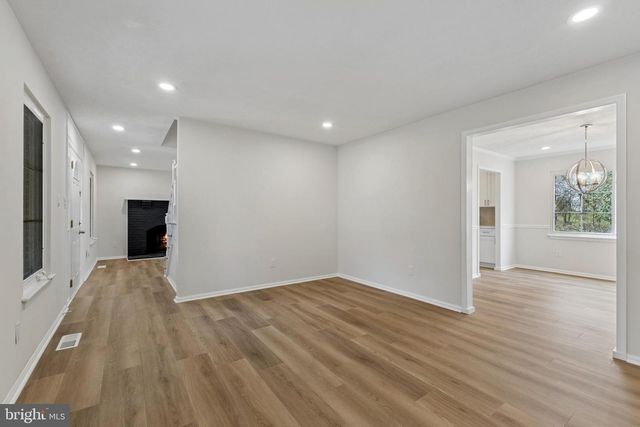 8928 ROLLING RD, Manassas, VA 20110