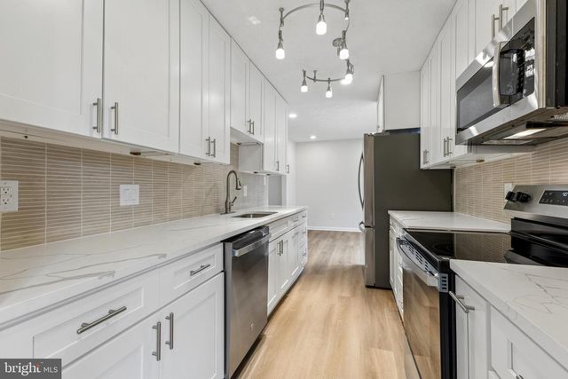 8928 ROLLING RD, Manassas, VA 20110