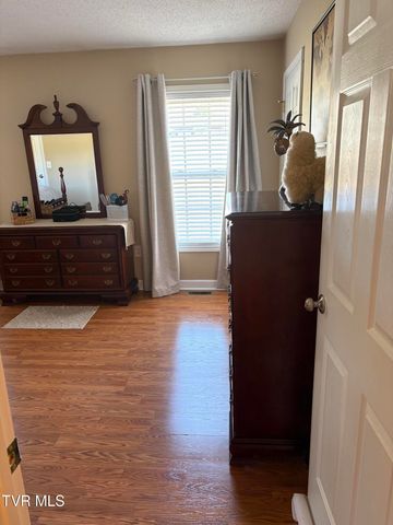2101 Cherokee Road 7, Johnson City, TN 37604