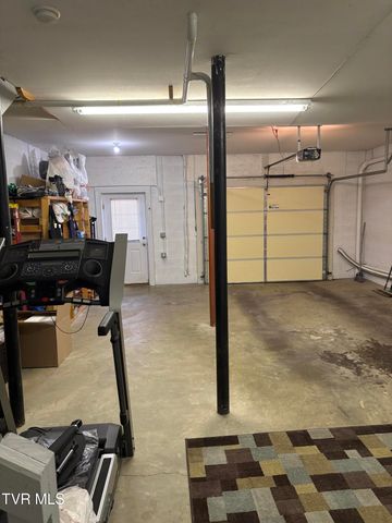 2101 Cherokee Road 7, Johnson City, TN 37604