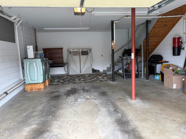 2101 Cherokee Road 7, Johnson City, TN 37604