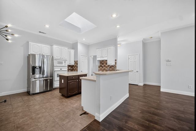 2723 Lake Way Drive, Grand Prairie, TX 75052