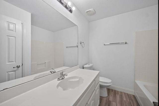 2723 Lake Way Drive, Grand Prairie, TX 75052