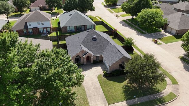 2723 Lake Way Drive, Grand Prairie, TX 75052