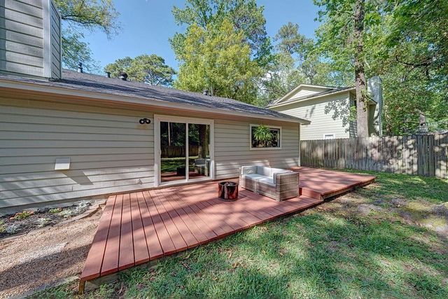 55 Dew Fall Court, The Woodlands, TX 77380